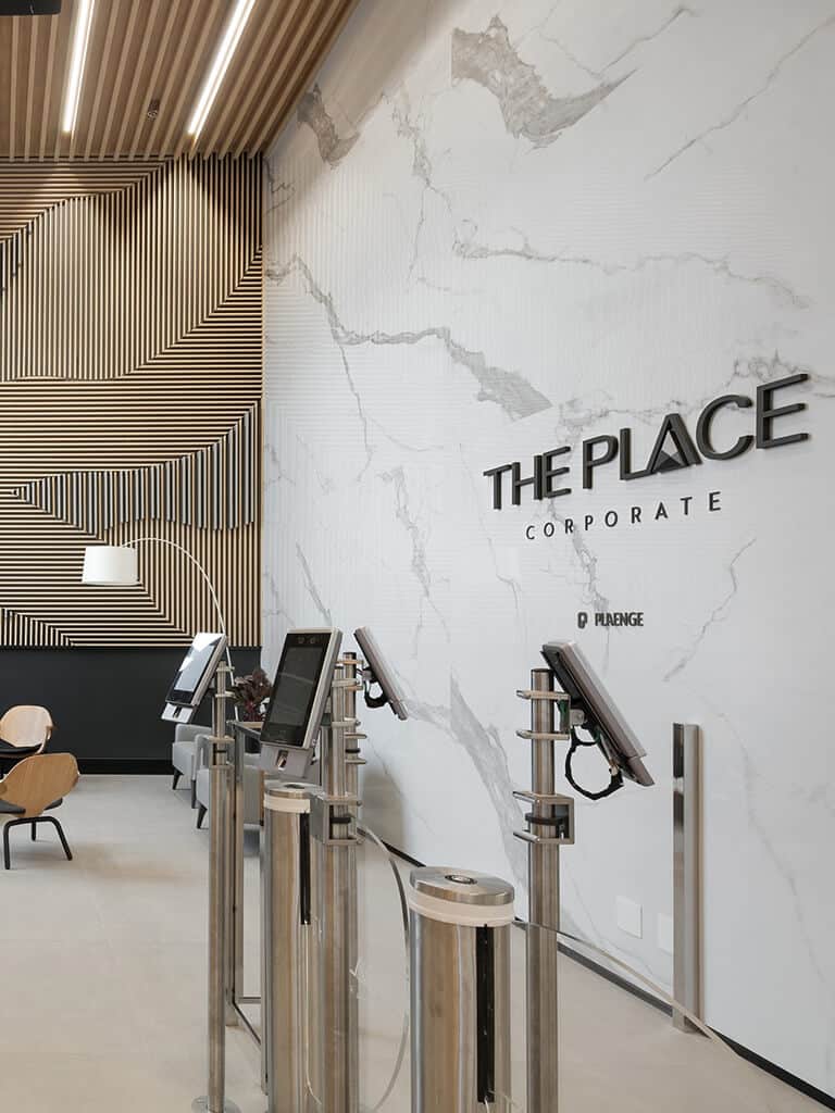 The Place: Decoração corporativa com estilo e sofisticação