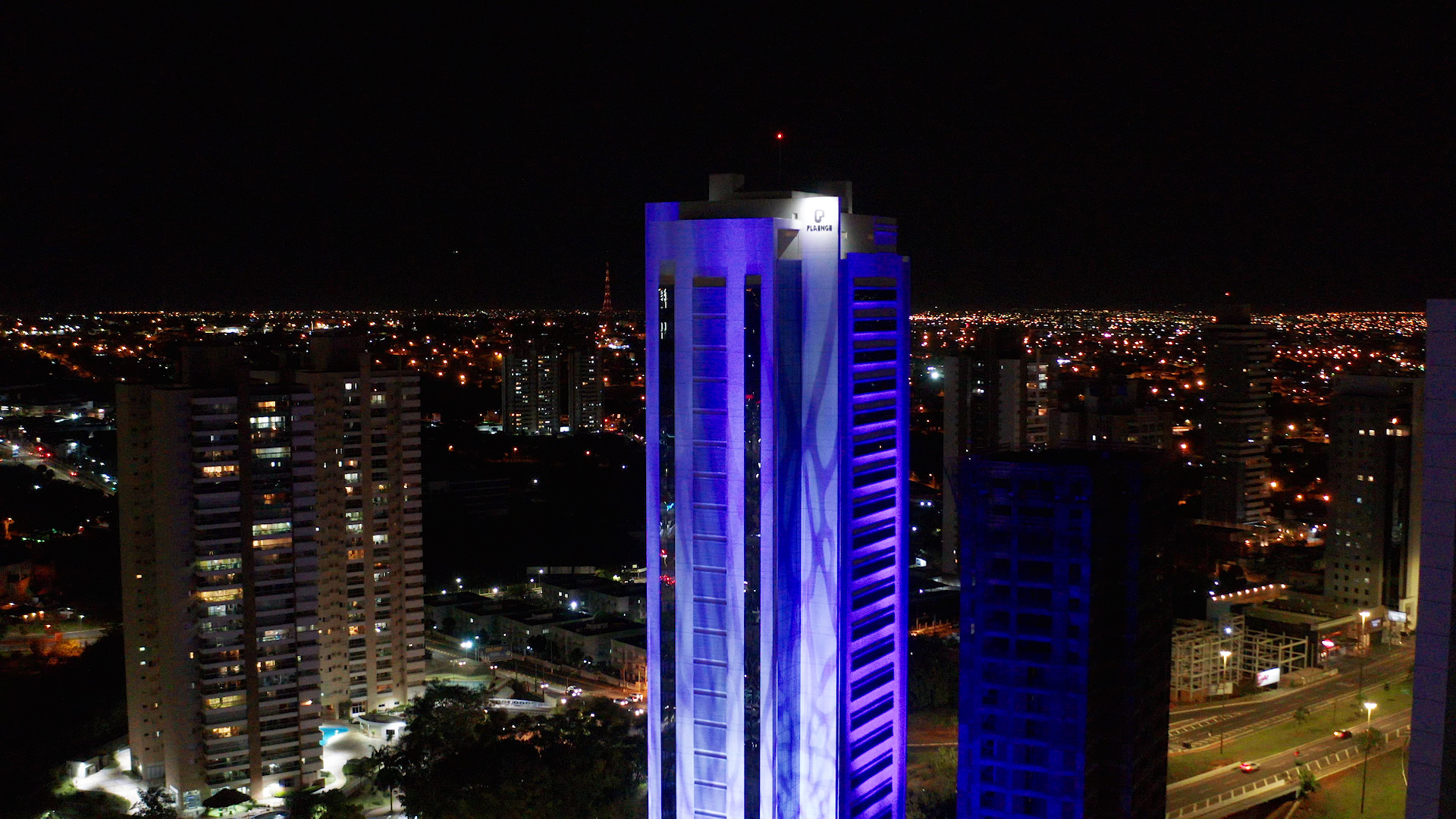 Plaenge celebra entrega com show de Marcelo Loureiro e Geraldo Espíndola