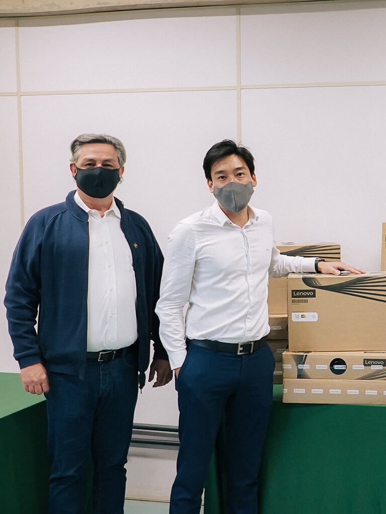 Doação de notebooks vai permitir acesso de estudantes da UEL às aulas