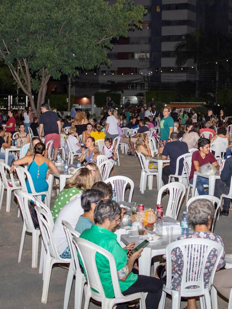 Noite de food truck agita o Jardim das Américas