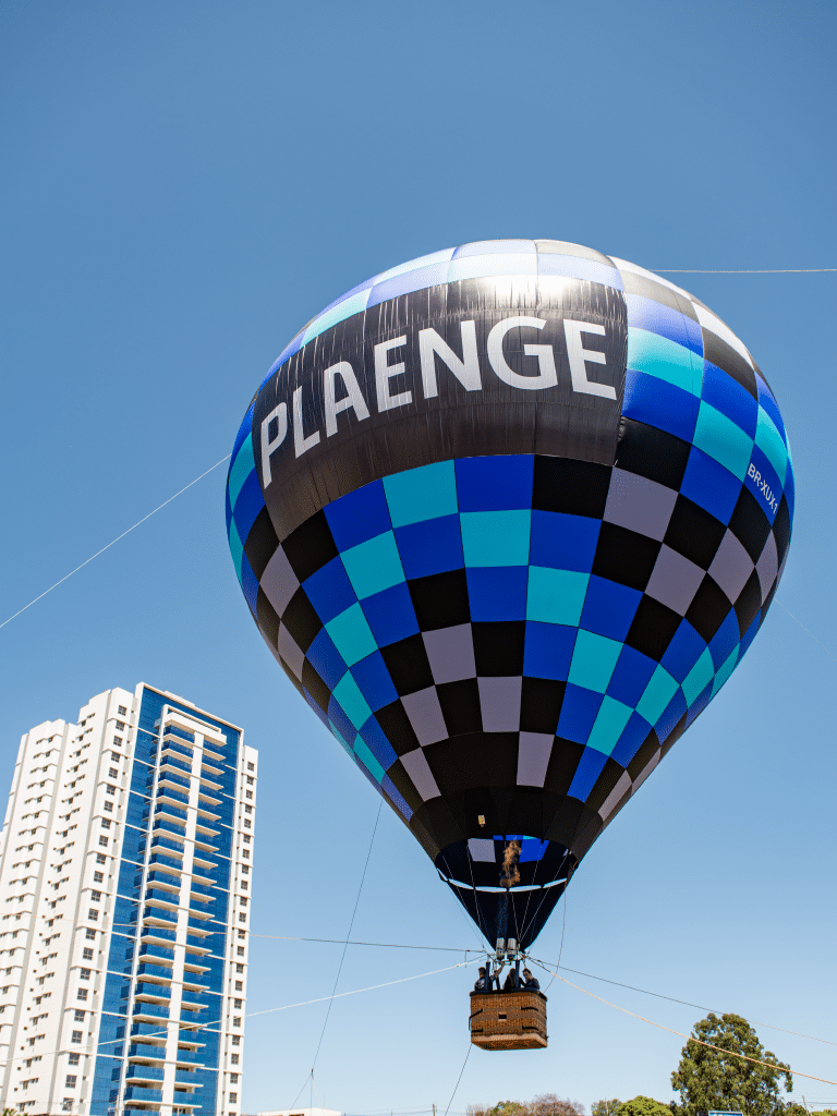 Plaenge apresenta térreo do Grand Palais a clientes e convidados