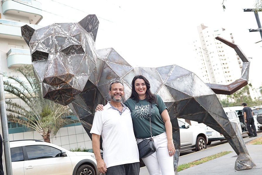 casal na Revitalização do monumento