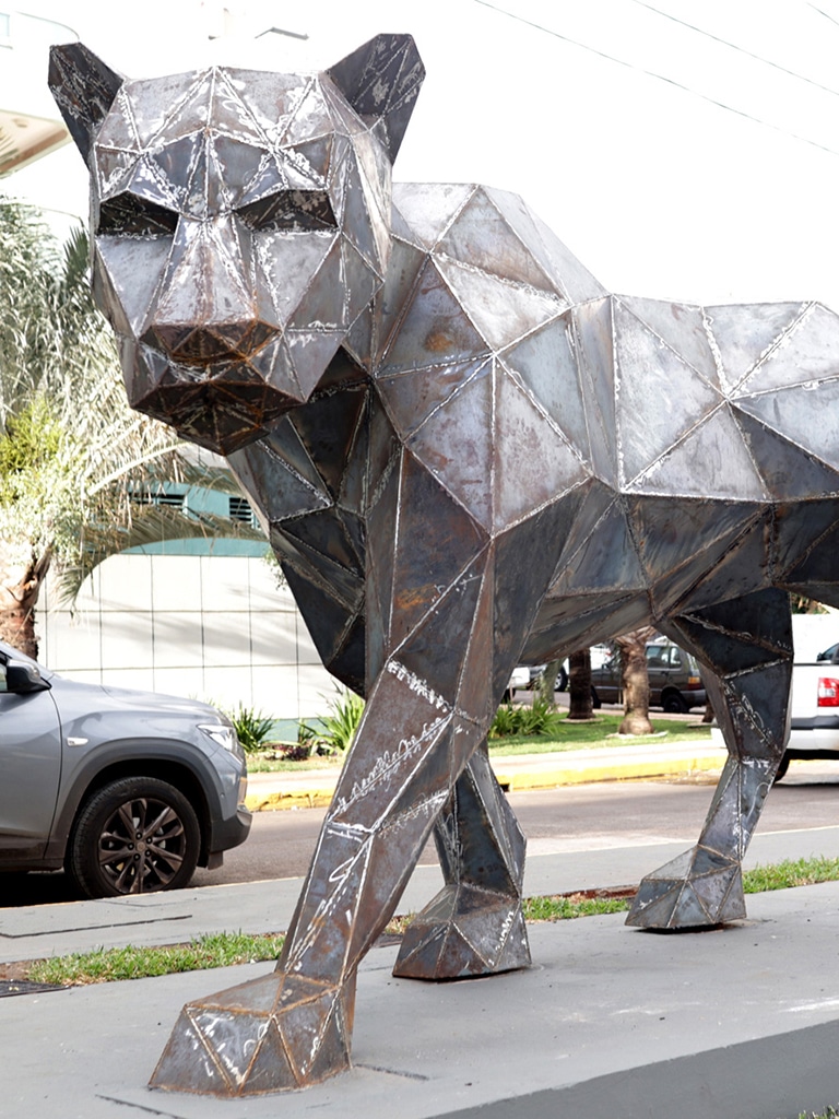 Plaenge entrega revitalização de praça e monumento para Campo Grande