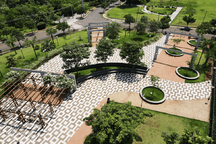 praça dos pioneiros em londrina 