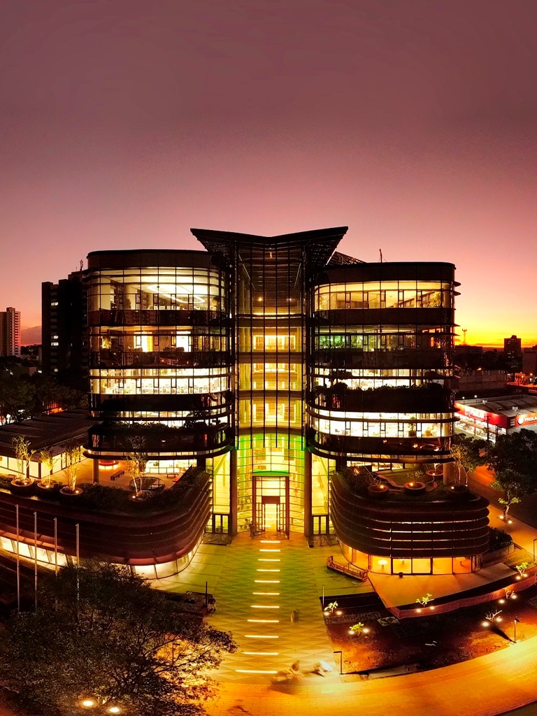 Plaenge constrói sede icônica da Sicredi Dexis em Maringá