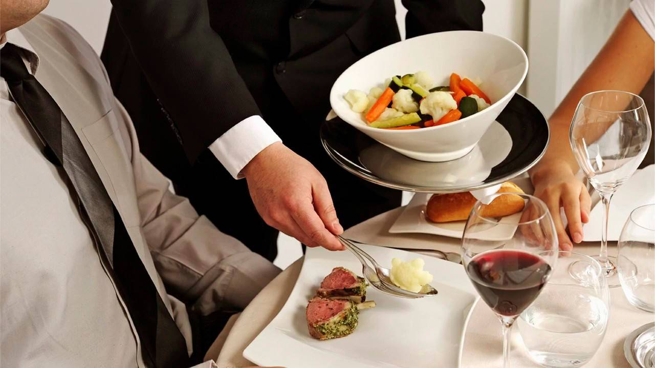 Saiba como escolher o melhor serviço de mesa para o seu evento