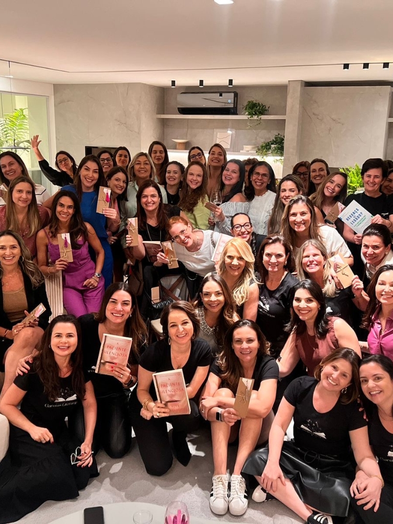 Encontro literário reúne leitoras na Plaenge Cuiabá 