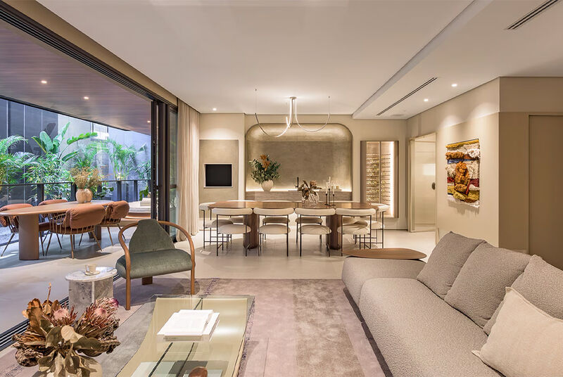 Sala de estar moderna com sofá e mesa de jantar